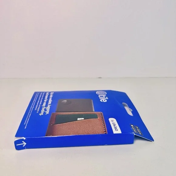 Tile by Life 360 Slim Wallet Finder Bluetooth Luggage Tracker Item Locator Tags - Picture 4 of 5